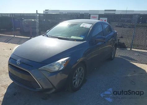 2017 Toyota Yaris Ia z USA, uszkodzony, nr VIN 3MYDLBYV8HY165754